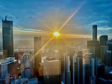 Imagine 4 Bedroom Apartment - Accommodation Main Beach 2