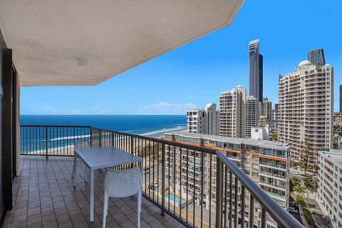 Imperial Surf Private Apartment - Accommodation Main Beach 1