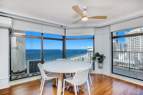 Imperial Surf Private Apartment - Accommodation Main Beach 3