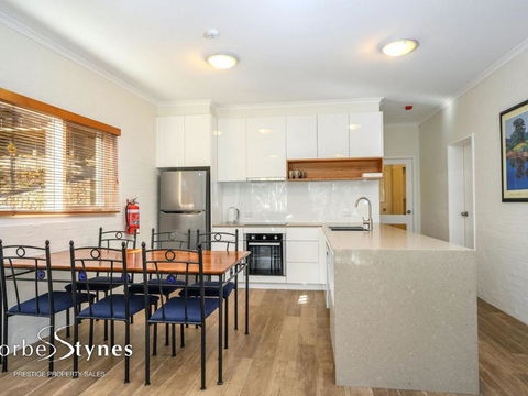 Inala 5 - Accommodation Main Beach 1