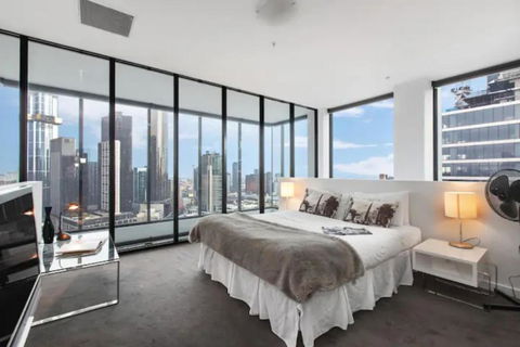 Incredible City Views In Convenient CBD Apartment - Accommodation Main Beach 1