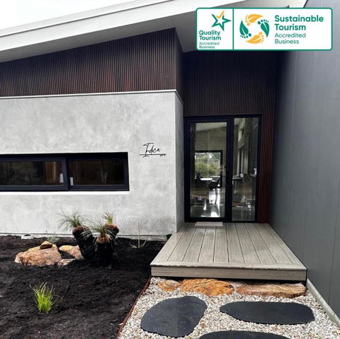 INDICA HEMP HOUSE - Multi Award Winning-Luxury-Eco Designed House-lake Views-hot Tub-Cinema - Accommodation Main Beach 0