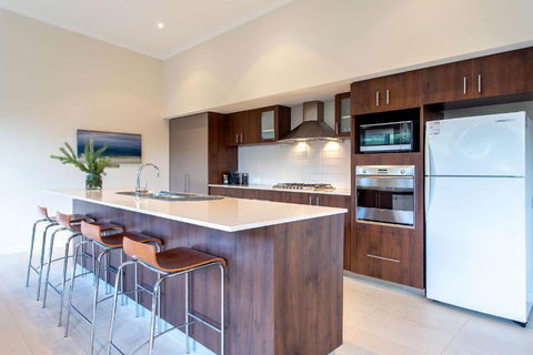 Indigo I Private Properties - Accommodation Main Beach 3