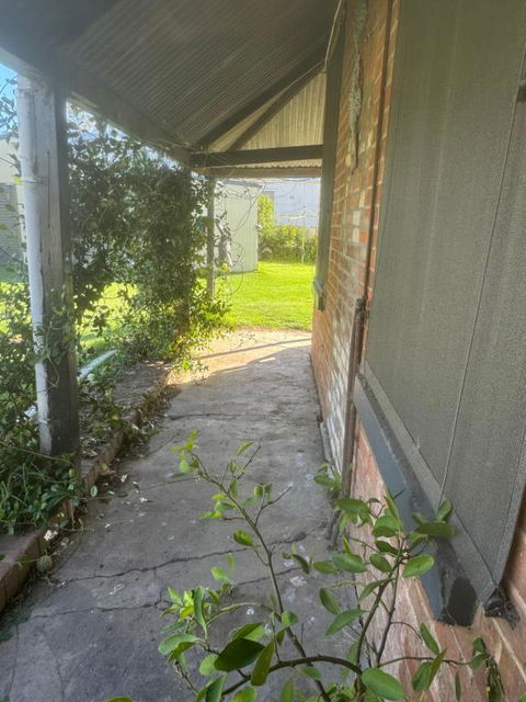 Hotel Koorawatha Garden Unit - Ground Floor - Accommodation Main Beach 1