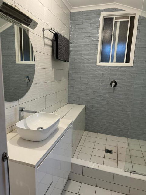 Hotel Koorawatha - Accommodation Main Beach 3