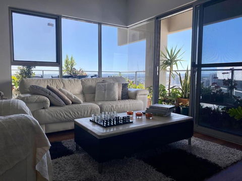 In The City Perth 1B1B Pool And Nice View - Accommodation Main Beach 2