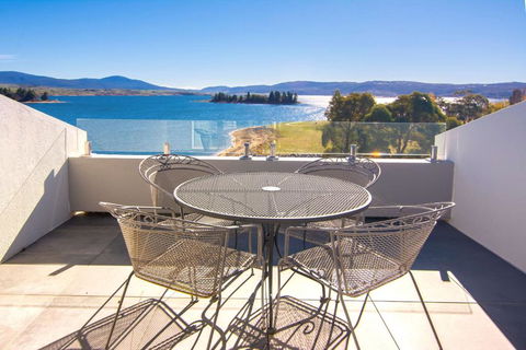 Horizons Lake Jindabyne - Accommodation Main Beach 2