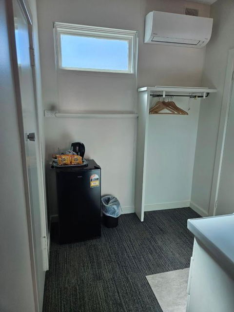 International Hotel Motel - Accommodation Main Beach 2