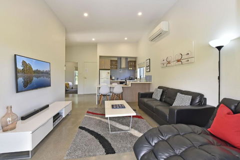 Ironbark Hill Villa 2 Aneis - Accommodation Main Beach 2
