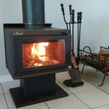 Island Break Cottages - Accommodation Main Beach 2