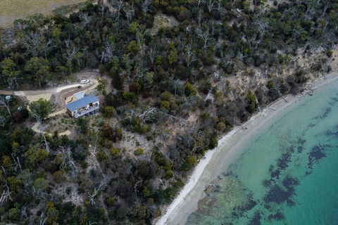 Island Home In Killora Bay - Accommodation Main Beach 0
