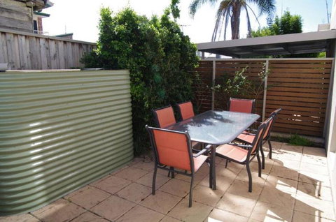 Adrift, 5B Scott Street - Accommodation Main Beach 3