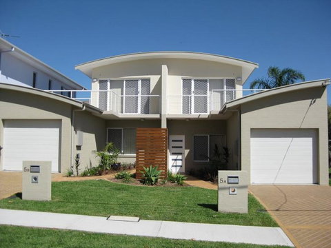 Adrift, 5B Scott Street - Accommodation Main Beach 1