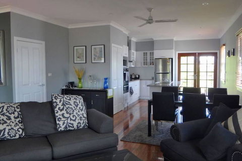 Aerwyn Brae - Accommodation Main Beach 1