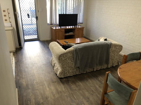 Affordable Comfortable Inglewood Apartment+Pool - Accommodation Main Beach 1
