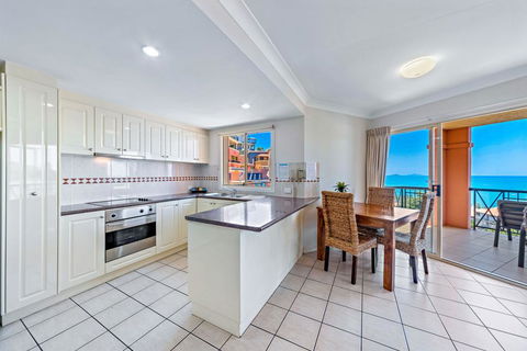 Airlie Dream - Accommodation Main Beach 3
