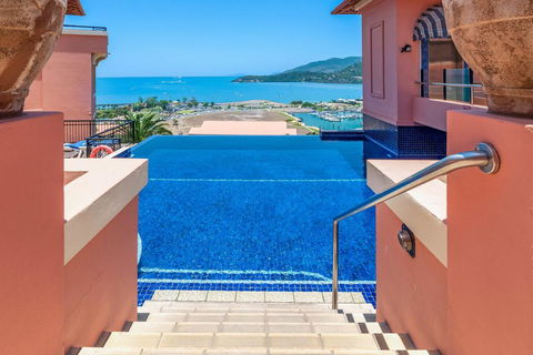 Airlie Dream - Accommodation Main Beach 1