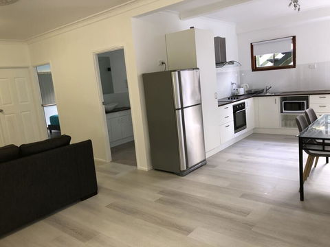 Airlie Getaway Unit 3 - Accommodation Main Beach 3