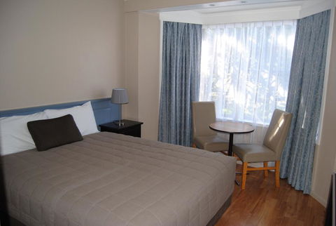 Airlie House Motor Inn - Accommodation Main Beach 0