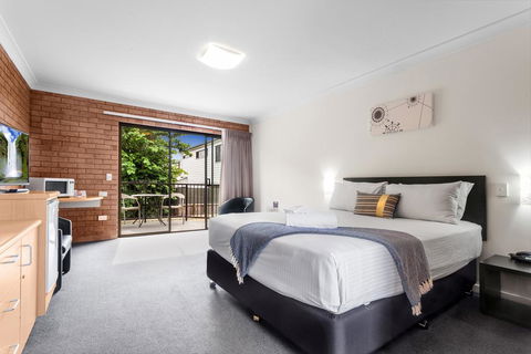 Airport Admiralty Motel - Accommodation Main Beach 2