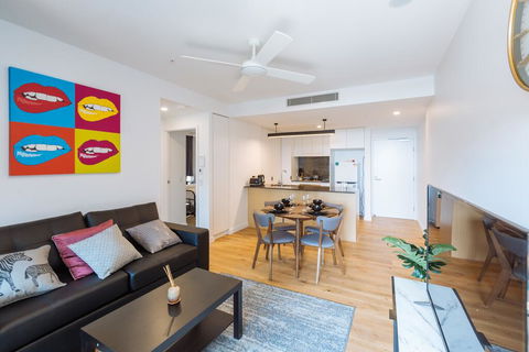 Airtrip Apartments On Cordelia St - Accommodation Main Beach 0