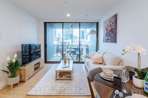 Airtrip Apartments On Cordelia St - Accommodation Main Beach 2