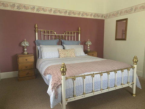 Akoonah Cottage - Accommodation Main Beach 0