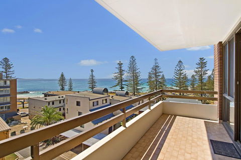 Akuna 23 6 Joffre Street - Accommodation Main Beach 3