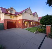 Albury Suites - Schubach Street - Accommodation Main Beach