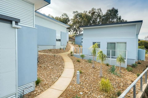 Albury Yalandra Apartment 3 - Accommodation Main Beach 0