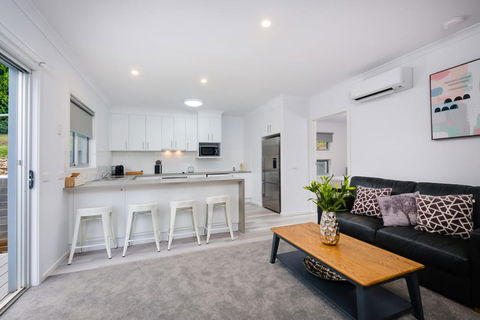 Albury Yalandra Apartment 3 - Accommodation Main Beach 2
