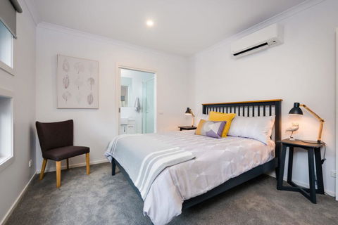 Albury Yalandra Apartment 5 - Accommodation Main Beach 3