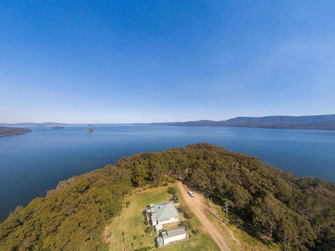 Aleda House - Accommodation Main Beach 0