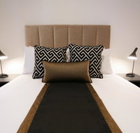 Alex Perry Hotel  Apartments - Accommodation Main Beach