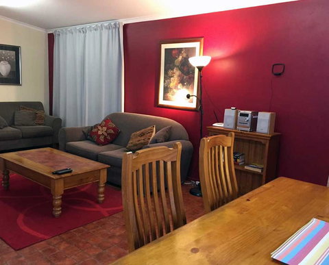 Alexander Cottage - Accommodation Main Beach 0