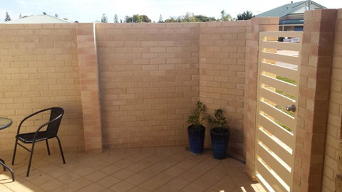 Alexander Drive B & B - Accommodation Main Beach 3