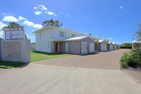 Alexandra Apartments - Accommodation Main Beach 1