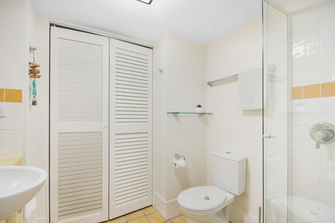 ALEXANDRA BEACH RESORT-ALEX412 - Accommodation Main Beach 2