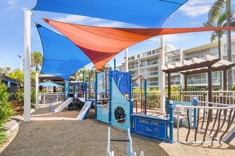 ALEXANDRA BEACH RESORT-ALEX412 - Accommodation Main Beach 1