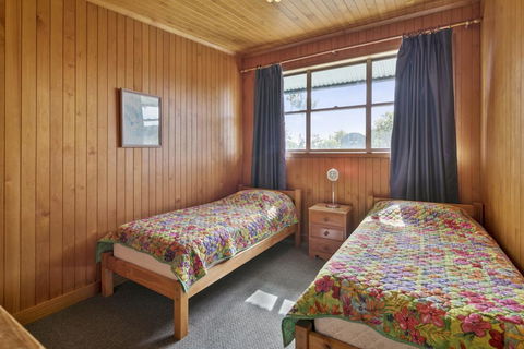 Alinjarra - 13 Waller Court - Accommodation Main Beach 3