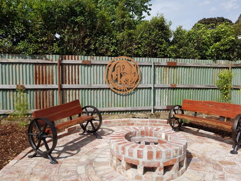 Alkira - Accommodation Main Beach 1