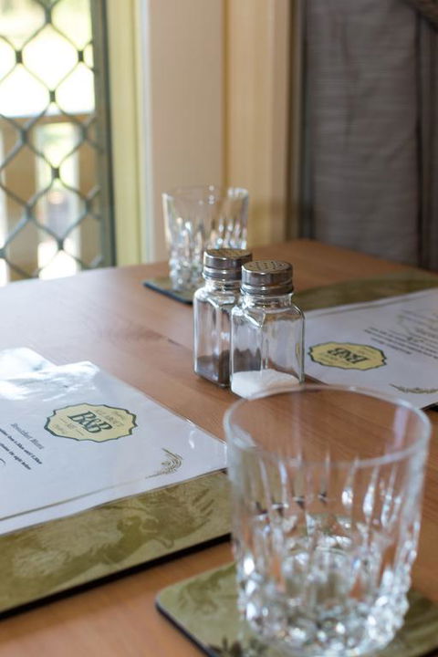 All About Me B & B - Accommodation Main Beach 3