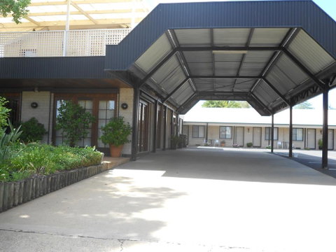 All Seasons Motor Lodge - Accommodation Main Beach 0
