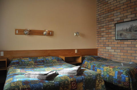 All Travellers Motor Inn - Accommodation Main Beach 2