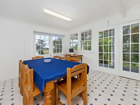 Allamanda House, 3 Willow Street - Accommodation Main Beach 3