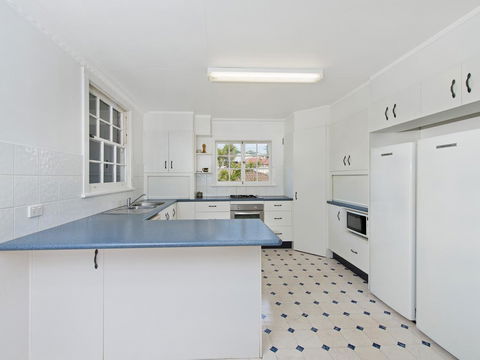Allamanda House, 3 Willow Street - Accommodation Main Beach 1