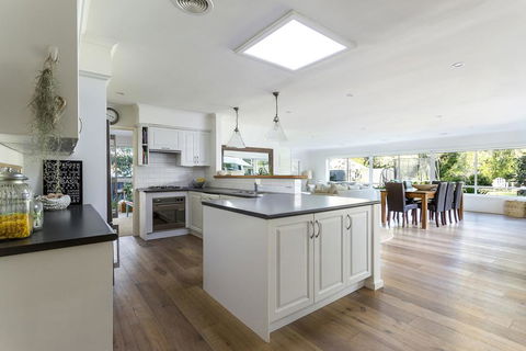 ALLAMBEA - MOUNT ELIZA - Accommodation Main Beach 3