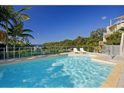 Allambi 1 - Accommodation Main Beach 1