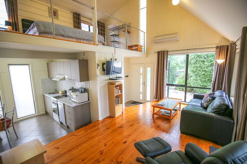 Allambie Cottages - Villa 1 - Accommodation Main Beach 0