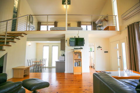 Allambie Cottages - Villa 1 - Accommodation Main Beach 1